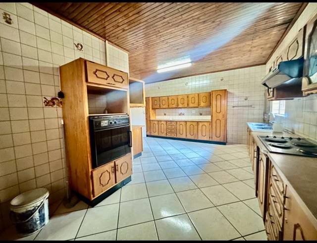 4 BEDROOM HOUSE FOR SALE IN VANDERBIJLPARK CE 1